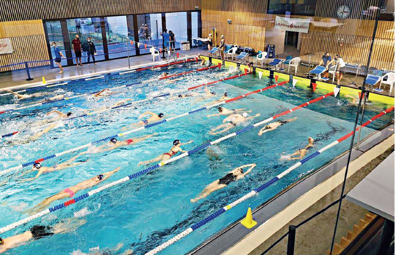 Cossonay, concours de natation à la piscine des Chavannes